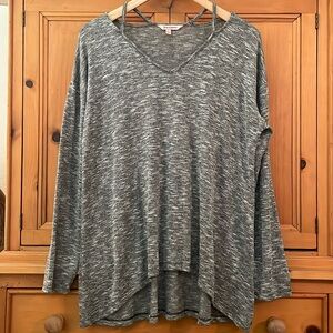 NWT Juicy Couture super soft rayon blend light sweater, size XL, hi/lo hem